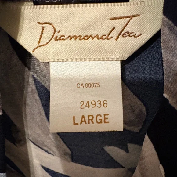 Diamond Tea Abstract Baroque Print Short Lightweight Robe - Size Large - Picture 4 of 5